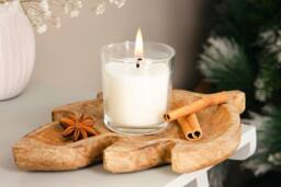 Marco Paul Spiced Cinnamon Scented Glass Candle in White - thumbnail 5