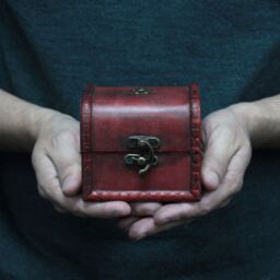 KDMD Small Classic Chest (same inside Colb-23) in Maroon - thumbnail 2
