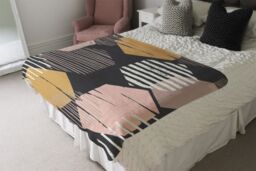Benjamin Tate Design Yellow White & Pink Hexagons Blanket in Natural - Size: 120 cm x 150 cm - thumbnail 3