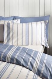 Catherine Lansfield 'Harbour Stripe' Reversible Duvet Cover Set in White - Size: King - thumbnail 3