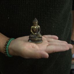 KDMD Mini Meditating Sitting Buddha in Gold - thumbnail 3