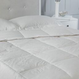 Snug City Luxury 10.5 Tog Duck Feather & Down Duvet 100% Cotton Cover in White - Size: King - thumbnail 4