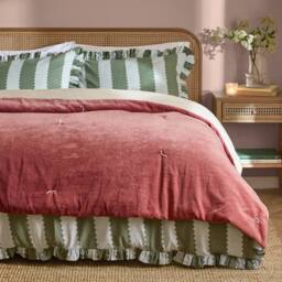 Wylder Edie 100% Cotton Velvet Bedspread in Rose