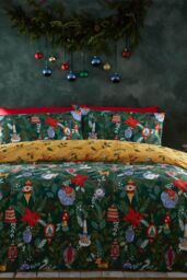 Furn Deck The Halls Christmas Reversible Duvet Cover Set in Dark Green - Size: Double - thumbnail 2