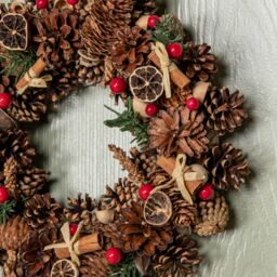 Samuel Alexander 36cm Winter Spice Hanging Christmas Wreath with Pine Cones Red Berries & Dried Fruit - thumbnail 5
