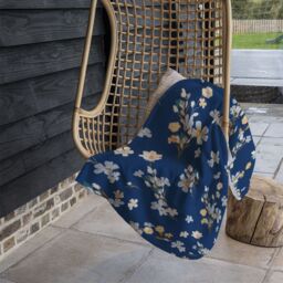 Benjamin Tate Design Blue & Yellow Bunches Blanket in Natural - Size: 120 cm x 150 cm - thumbnail 4