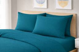 Homes-Linen Plain Dyed Polycotton Duvet Cover Set with Pillowcases in Teal - Size: Double - thumbnail 2