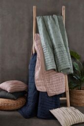 Lazy Linen 'Pure Washed Linen' Quilted Throw in Charcoal - thumbnail 3