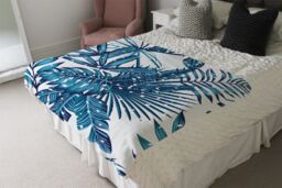 Benjamin Tate Design Snow Tropical Leaves Blanket in Natural - Size: 120 cm x 150 cm - thumbnail 3