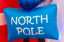 Shatchi 6ft Inflatable Hand Waving Snowman with North Pole Sign Board Pre Lit Mains Powered White LED Lights - thumbnail 4