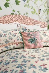 Sanderson 'Rubus' Cotton Sateen Duvet Cover Set in Raspberry - Size: Super King - thumbnail 2
