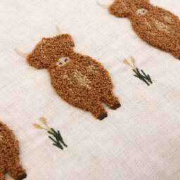 Wylder Ramble Highland Cows Tufted Cushion in Off-White - Size: 30 cm x 50 cm - thumbnail 5