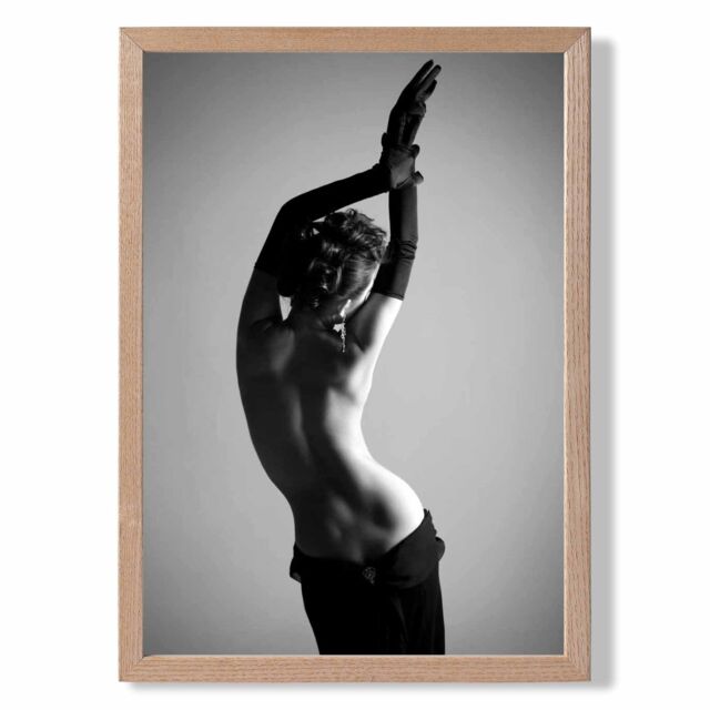 ARTZE Elegant Woman with Gloves Fashion Black & White Photo Framed Print SIZE: A2 with Oak Frame - Size: A4 - image 1