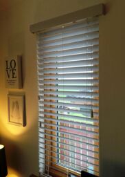 Furnished Venetian Window Blinds Faux Wood 50mm Slats in White - Size: 60 cm width x 150 cm drop - thumbnail 4