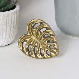 Melody Maison Gold Monstera Leaf Drawer Knob - 5.2cm X 6cm - Size: 5.2 cm X 6 cm - thumbnail 3