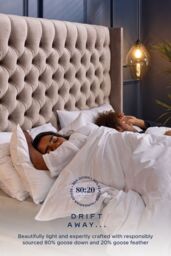 Snuggledown Retreat Hungarian Goose Down 10.5 All Year Round Tog Duvet in White - Size: Super King - thumbnail 4