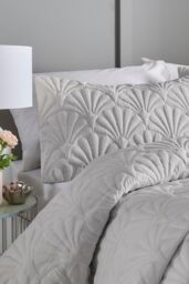 Serene 'Cavali' Pinsonic Microfibre Duvet Cover Set in Silver - Size: King - thumbnail 2