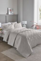 Serene 'Cavali' Pinsonic Microfibre Duvet Cover Set in Silver - Size: King - thumbnail 1