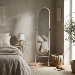 Harbour Housewares Round Full-Length Mirror - Freestanding Mirror for Bedrooms & Hallways in White - thumbnail 9