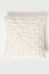 Homescapes Geometric Tufted Cotton Cushion in Natural - Size: 45 cm x 45 cm