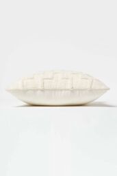 Homescapes Geometric Tufted Cotton Cushion in Natural - Size: 45 cm x 45 cm - thumbnail 4