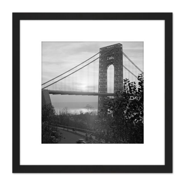 Artery8 New York George Washington Bridge Hazy Vintage Photo 8X8 Inch Square Wooden Framed Wall Art Print Picture with Mount in Black - image 1