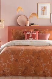 Furn Kind Abstract Faces Reversible Duvet Cover Set in Pale Orange - Size: King - thumbnail 2