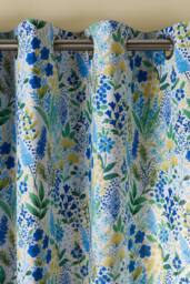 Catherine Lansfield 'Tilly Floral' Fully Reversible Eyelet Curtains in Blue - Size: 168 cm width x 229 cm drop - thumbnail 4