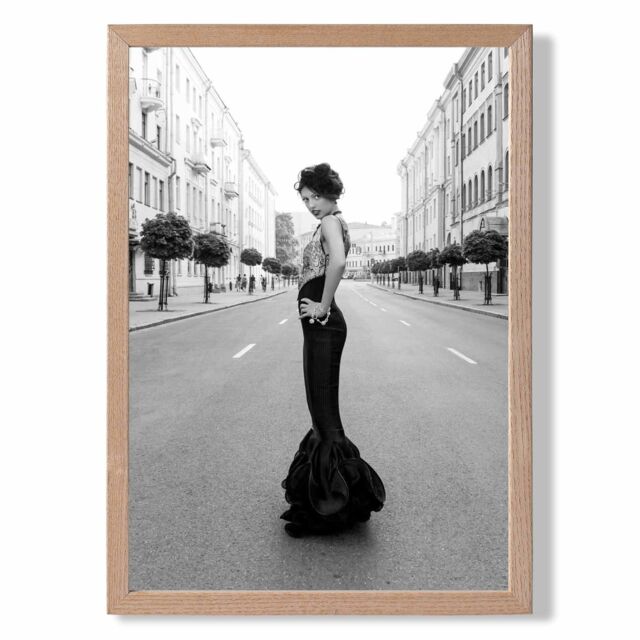 ARTZE Woman n Paris Street Fashion Black & White Photo Framed Print SIZE: A4 with Oak Frame - image 1