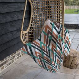 Benjamin Tate Design Coloured Geometric Zig Zag Blanket in Natural - Size: 120 cm x 150 cm - thumbnail 4