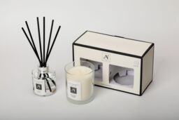 Aroma Naturals Minimalist Luxe Candle & Reed Diffuser Gift Set Puissance Visuelle Scent in White - Size: Medium - thumbnail 2