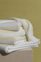 Blomus ARTO Bath Towel with Wide Stripes - White/Transparent Yellow in White - thumbnail 3