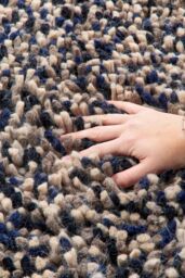 Origin Rocks Shaggy Navy in Dark Navy - Size: 120 cm x 170 cm - thumbnail 3