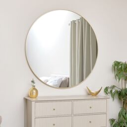 Melody Maison Extra Large Round Gold Wall Mirror 120cm X 120cm (1.2 M X 1.2 M) in Metallic Gold - Size: 120 cm X 120 cm - thumbnail 3