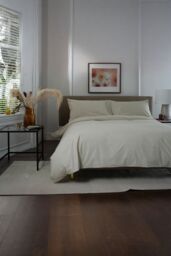 The Lyndon Company Luxury 100% Cotton 200 Thread Count Duvet Cover Set in Taupe - Size: Super King - thumbnail 2