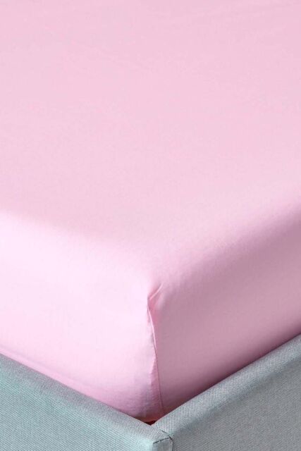 Homescapes Egyptian Cotton Deep Fitted Sheet 18 inch 200 Thread Count in Pink - Size: King Fitted - image 1