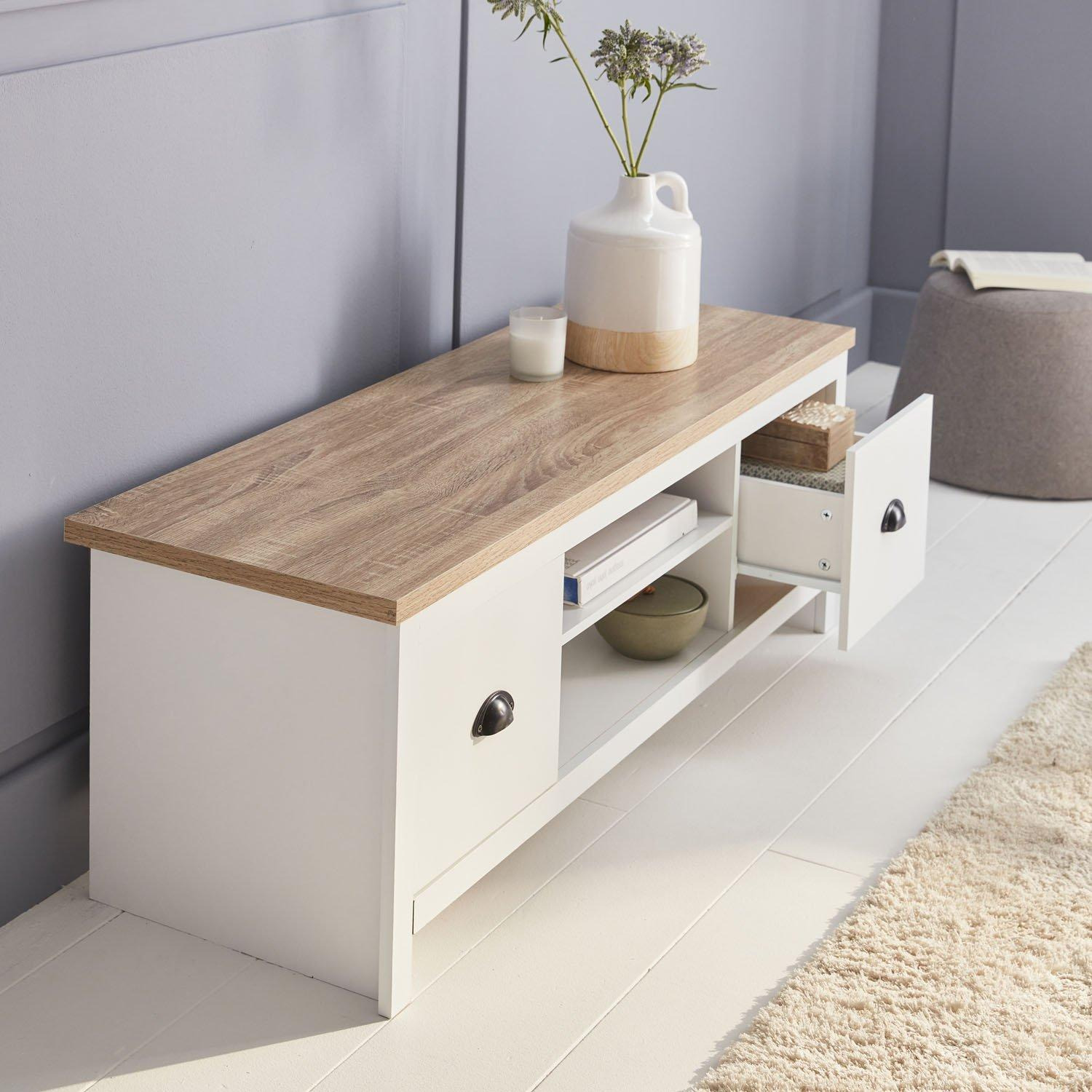 Farmhouse-style Tv Stand