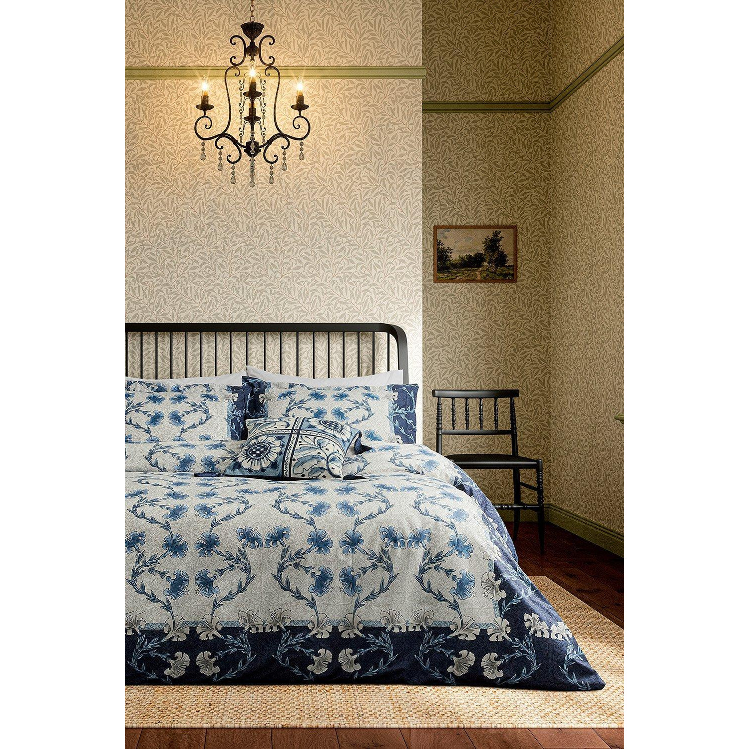 'Scrolling Carnation' Cotton Percale Duvet Cover Set - image 1