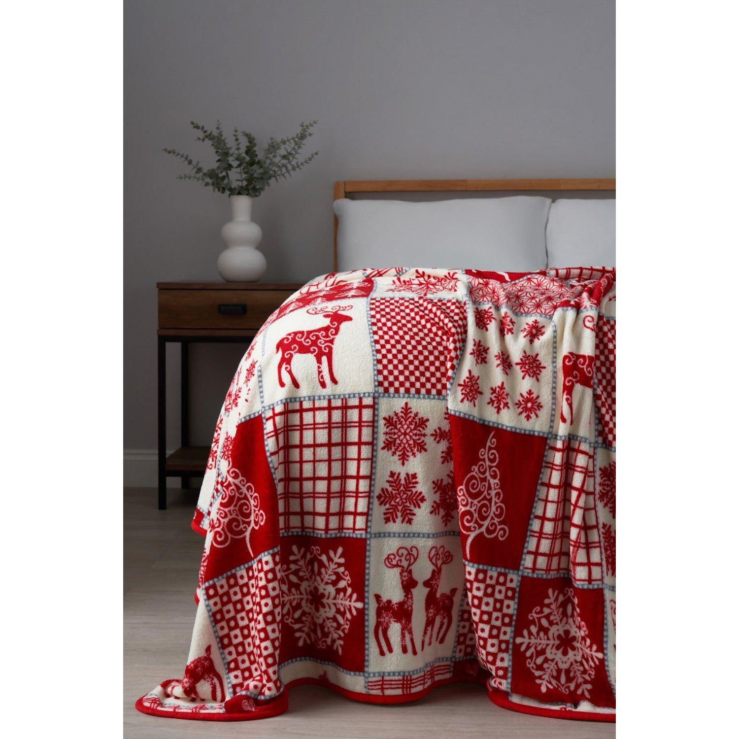 Christmas Winter Patchwork Throw - image 1