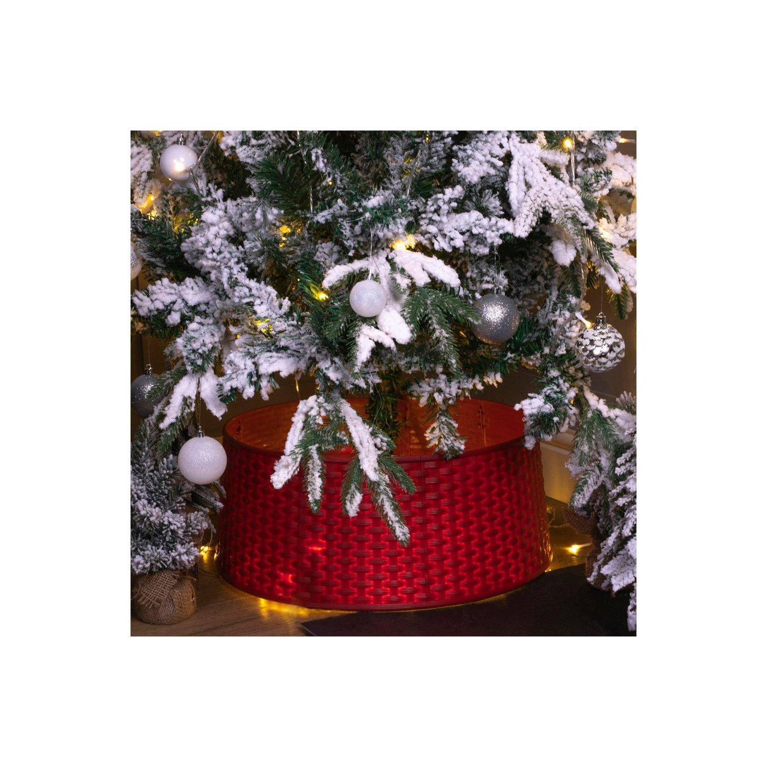 Rattan Style Red Tree Skirt - image 1