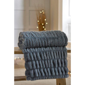 New Hampshire Supersoft Faux Fur Quilted Throw