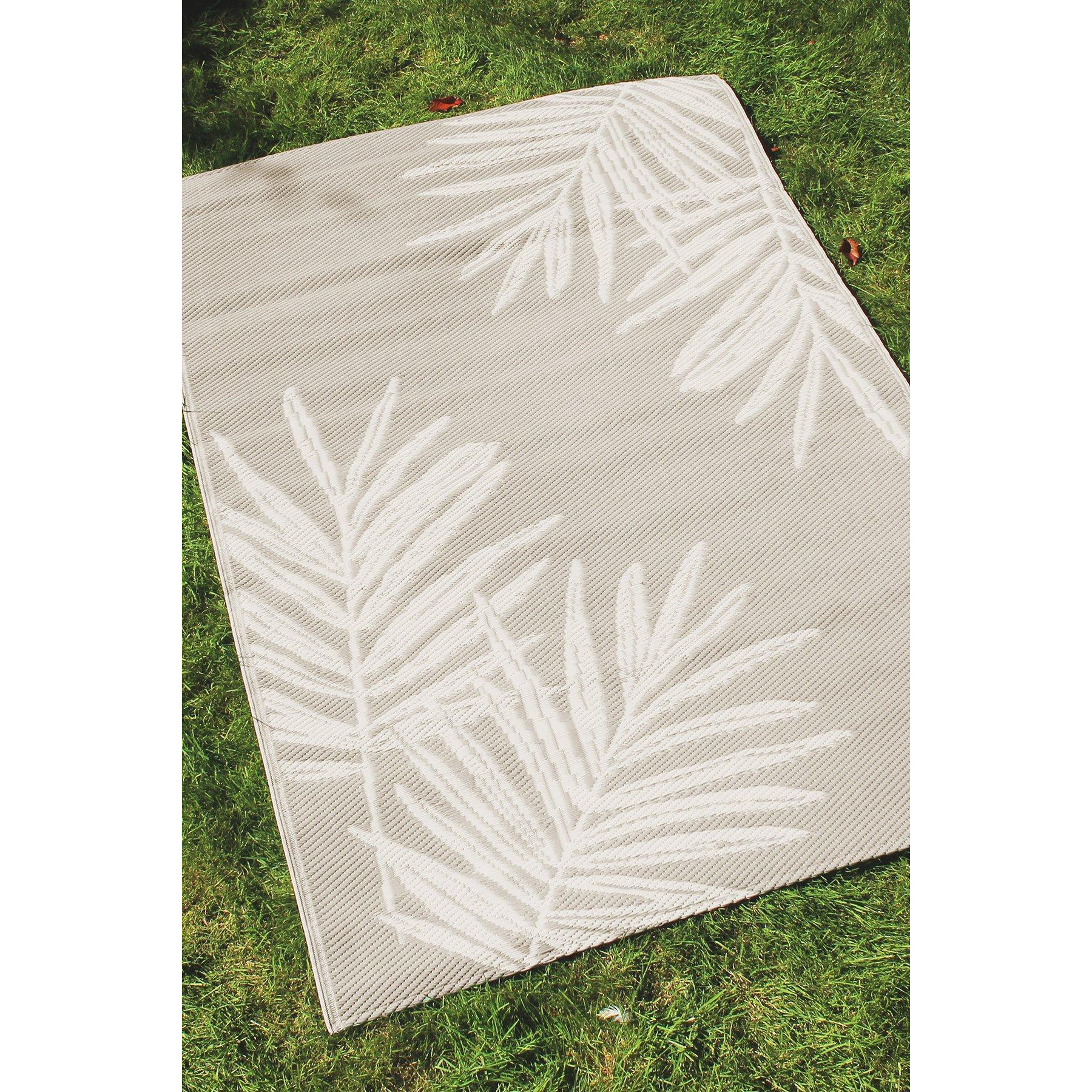 'Tahiti' Large Leaf Design UV Resistant Outdoor Rug - image 1