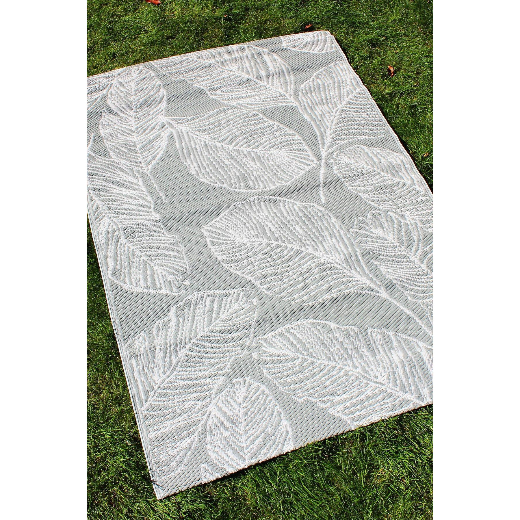 'Matteo' Leaf Print UV Resistant Outdoor Rug - image 1
