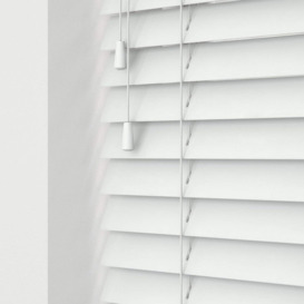 Wooden Venetian Blinds With Strings Ultra White
