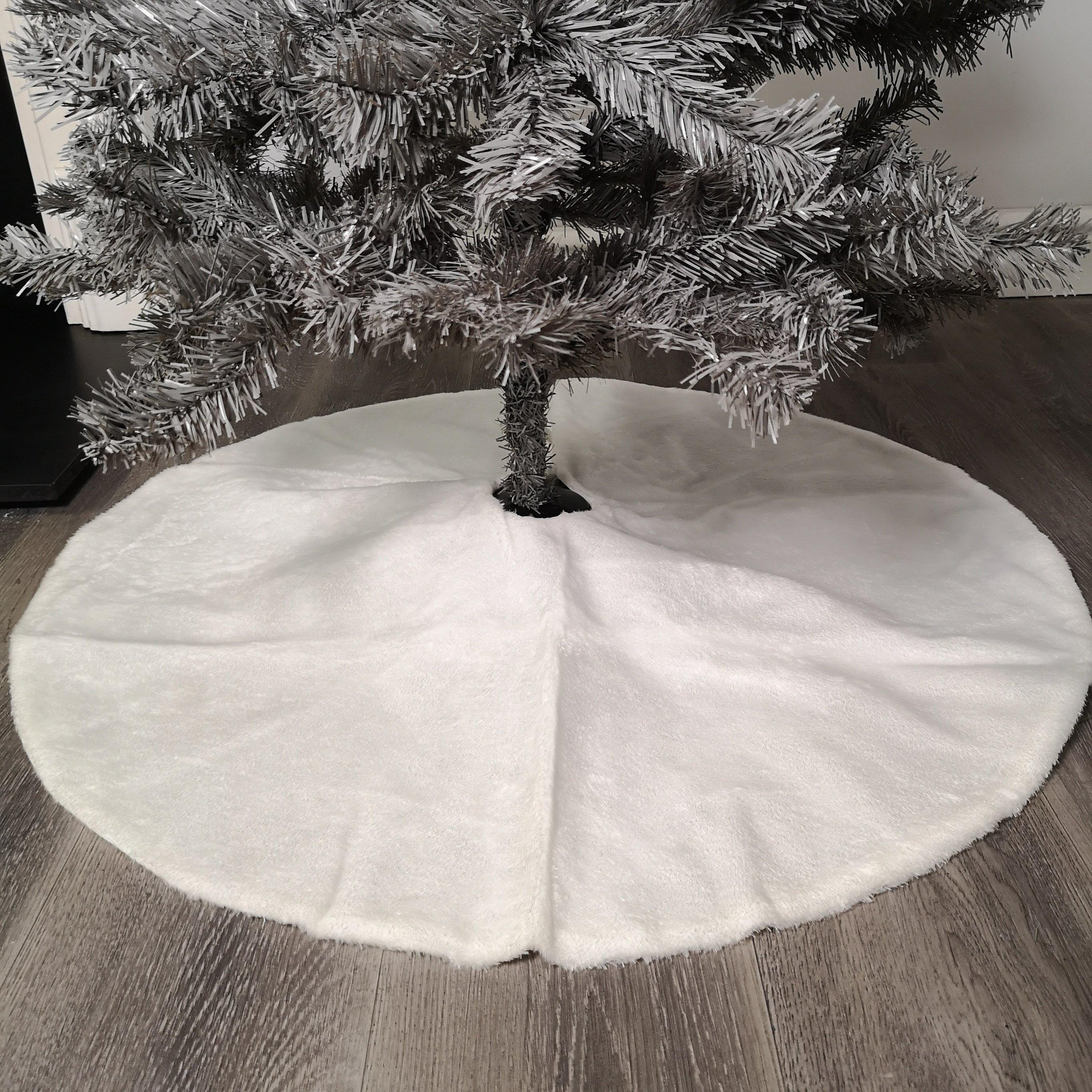 90cm Plain White Fur Fabric Christmas Tree Skirt - image 1