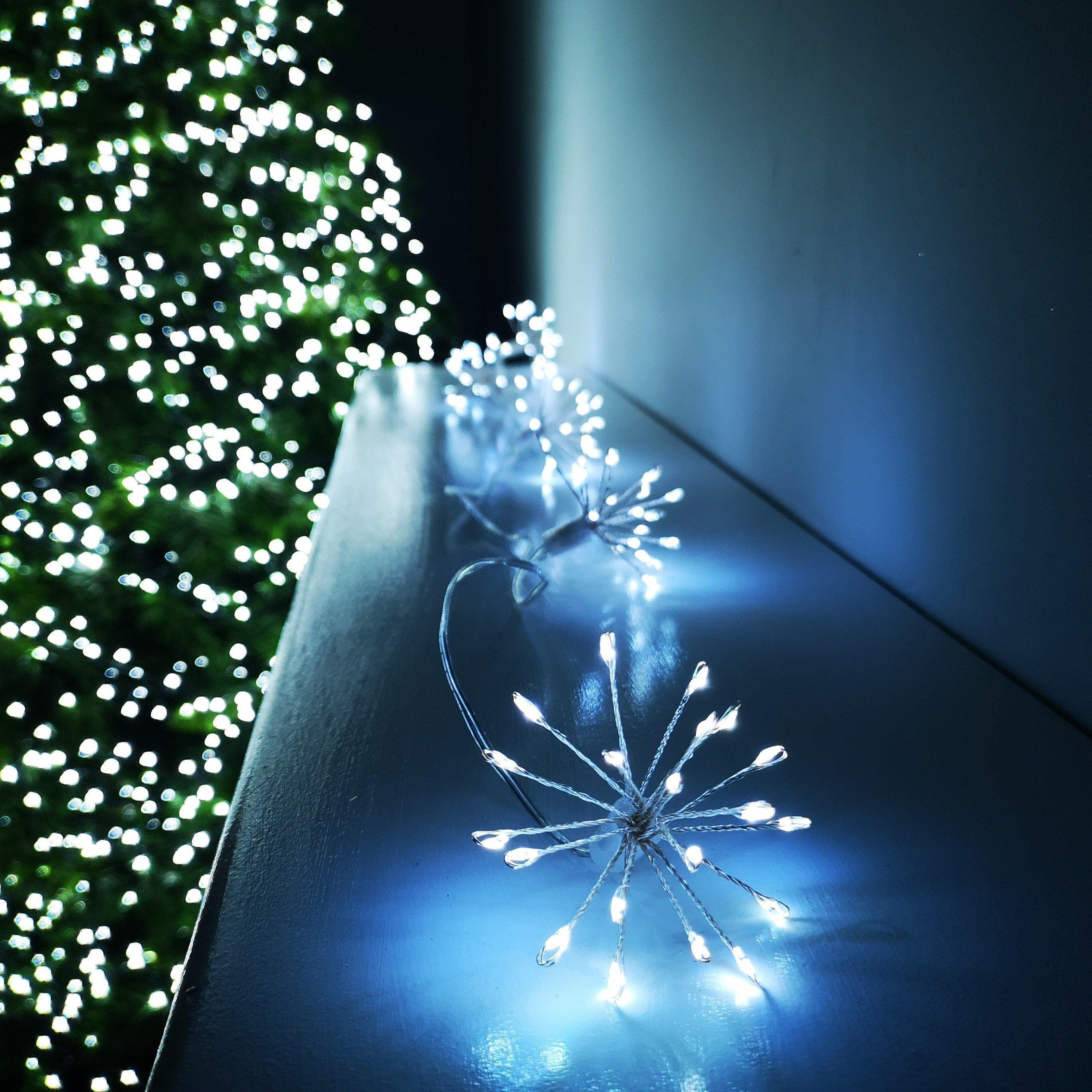 200 LED 10 Starburst Premier Christmas Outdoor Battery Timer Lights in Cool White - image 1