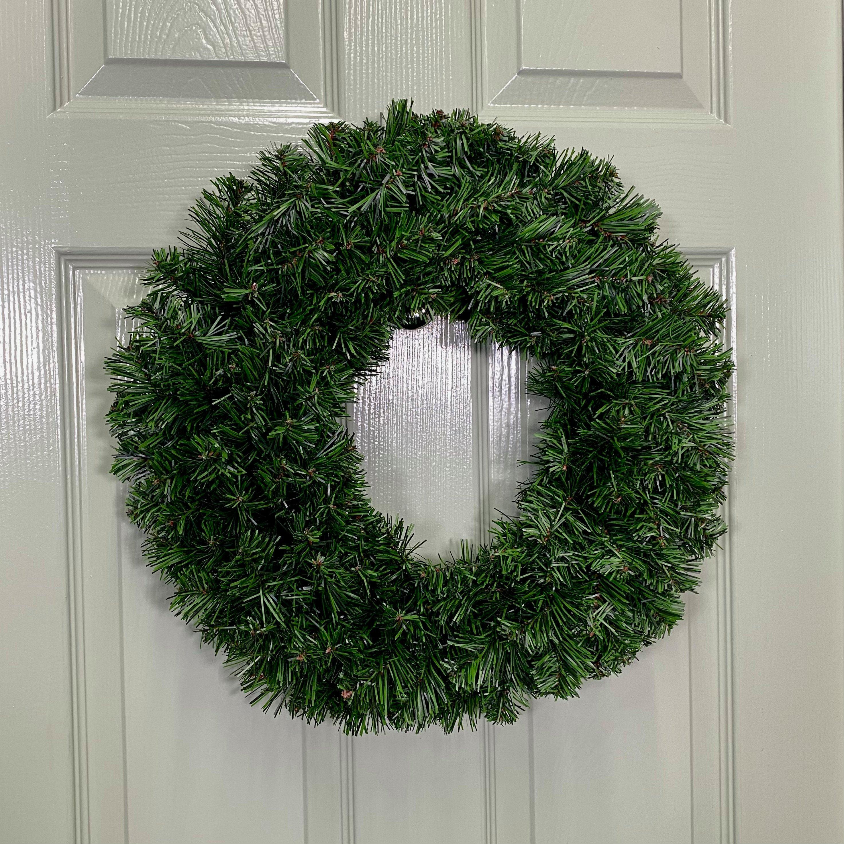 40cm Plain Green Canadian Pine Artificial Christmas Wreath - image 1