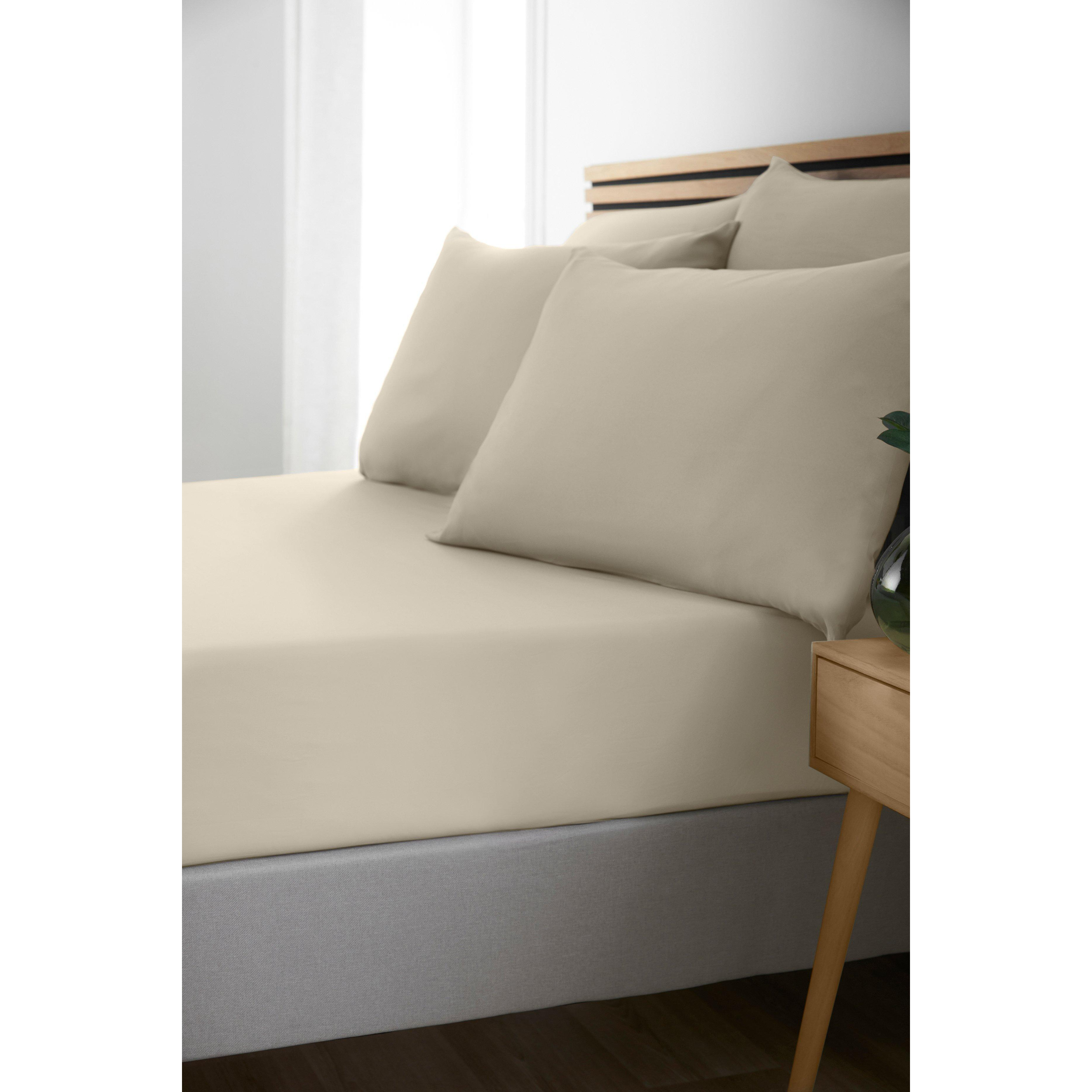 'So Soft Easy Iron' Fitted Sheet - image 1