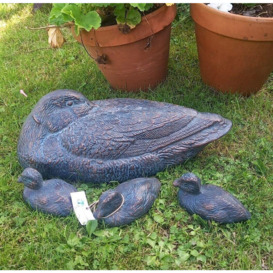 Duck and Three Ducklings Garden Ornaments - thumbnail 2