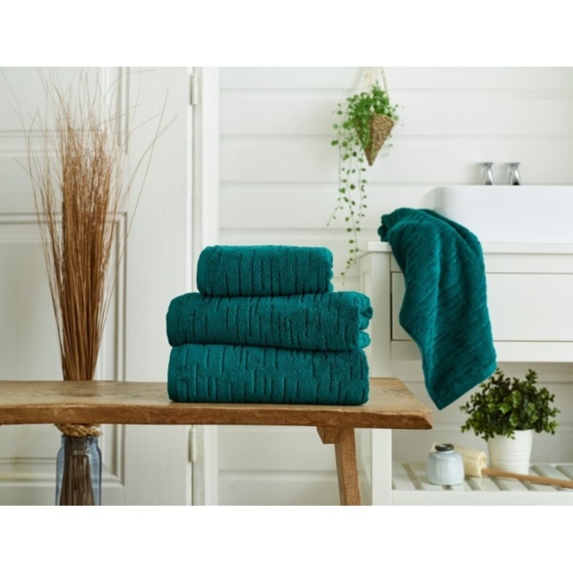 The Lyndon Company Wentworth 100 Cotton Towels - Everglade - Hand Towel - image 1